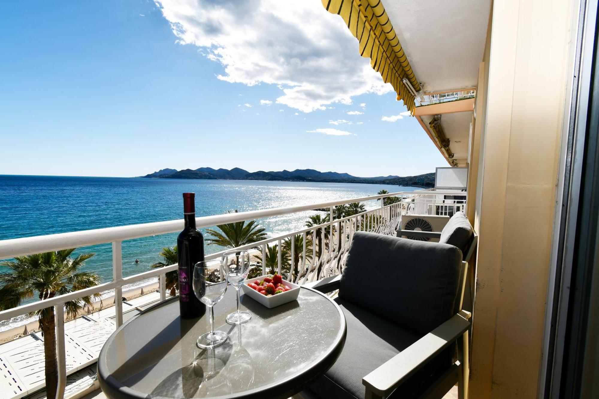 Plage Du Midi- Vue Sur Mer Standing Presta Cannes Exterior foto